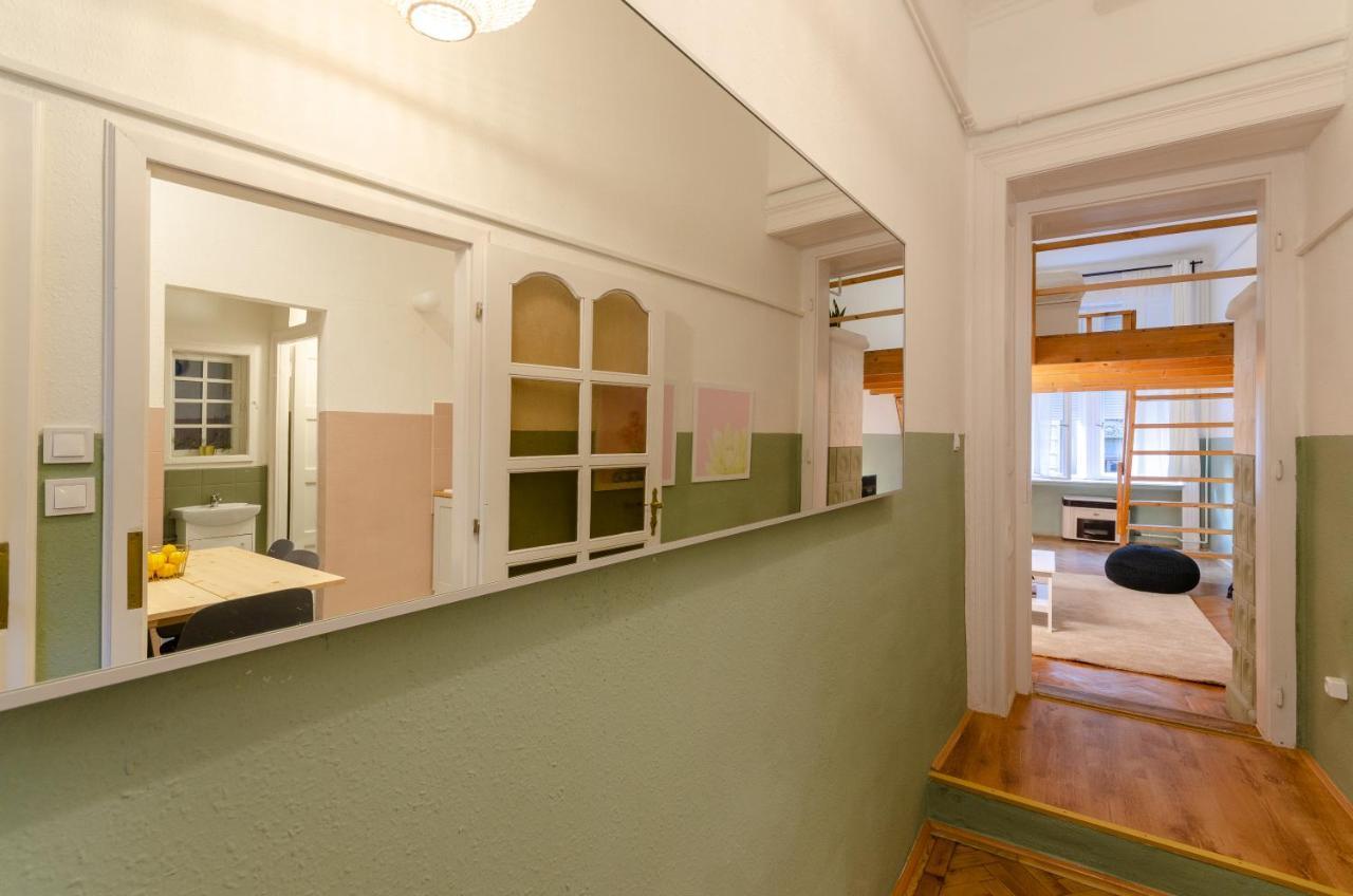 Cosy Apartment In Central District. Boedapest Buitenkant foto