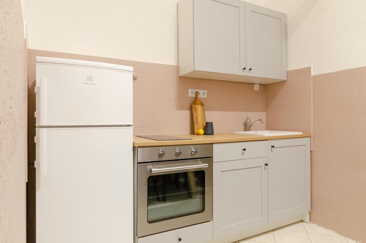 Cosy Apartment In Central District. Boedapest Buitenkant foto