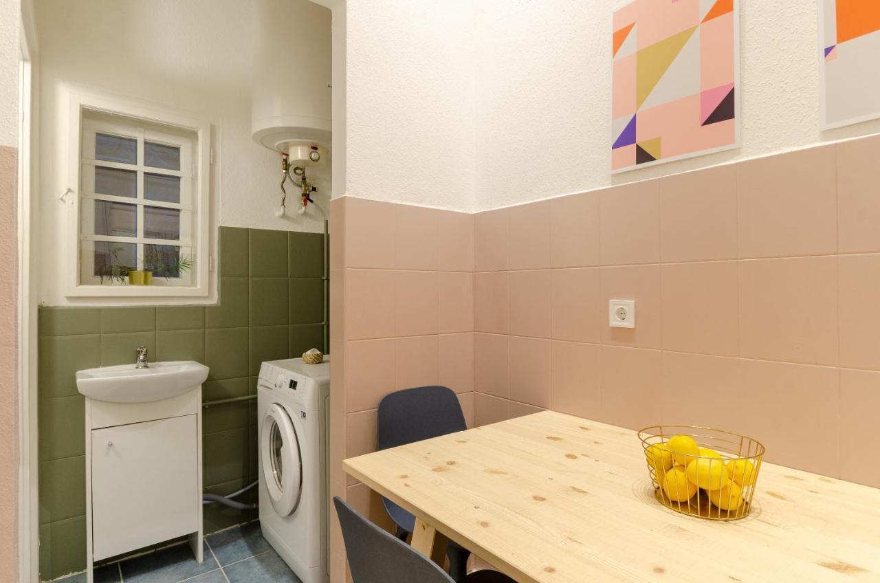 Cosy Apartment In Central District. Boedapest Buitenkant foto