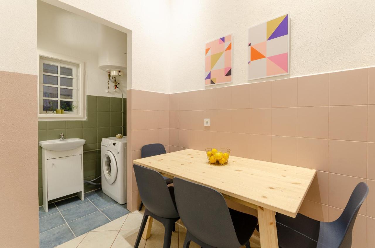 Cosy Apartment In Central District. Boedapest Buitenkant foto
